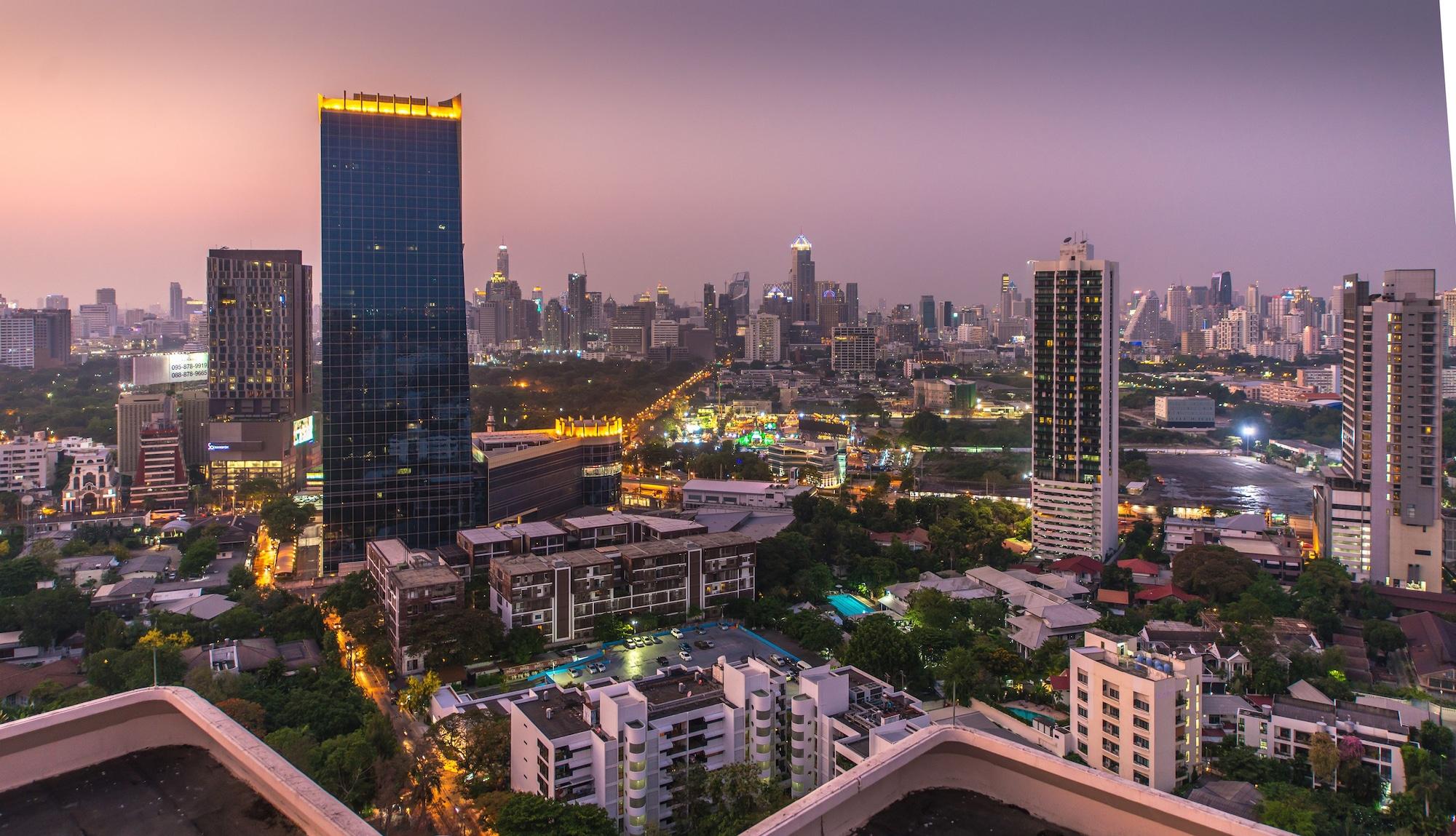 Pantip Suites Bangkok Extérieur photo